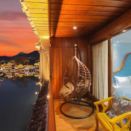 Fenghuang Ancient Town Lazy Cat Riverside Inn Exterior foto