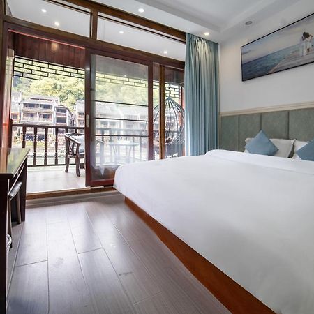 Fenghuang Ancient Town Lazy Cat Riverside Inn Exterior foto